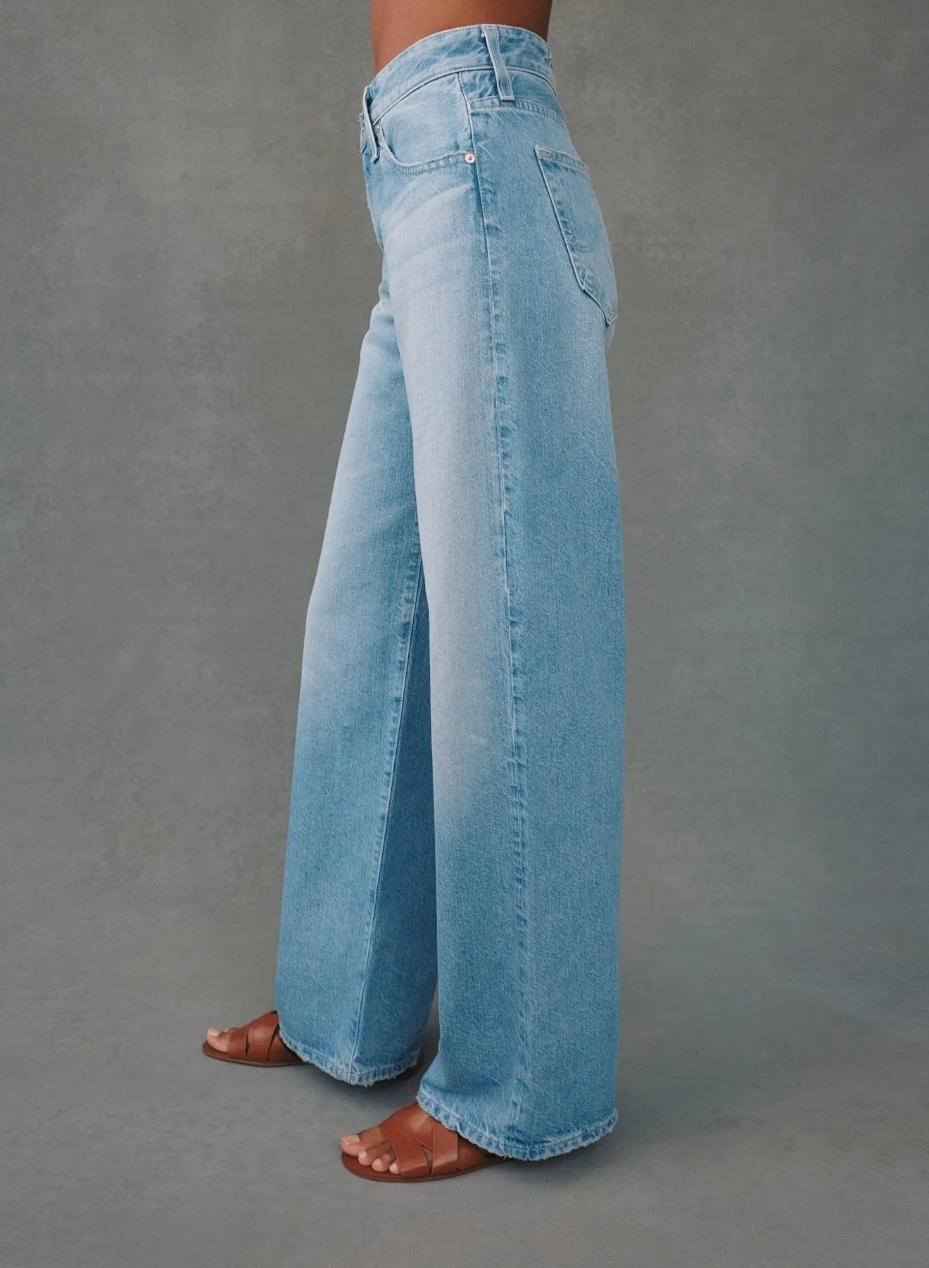 AG Jeans Adria  Low Rise Wide Leg - Siren