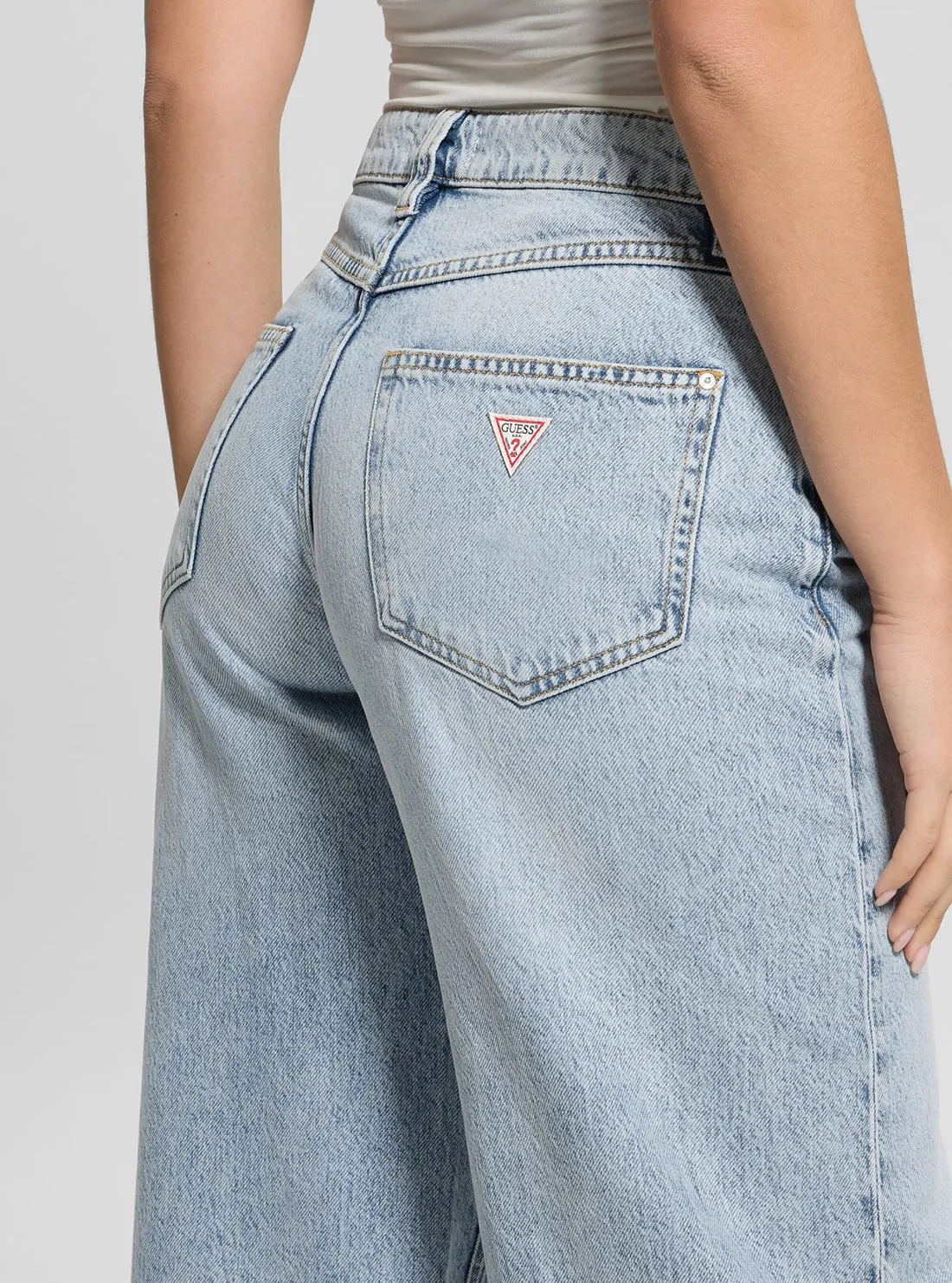 Blue Bellflower Denim Jeans in Light Wash