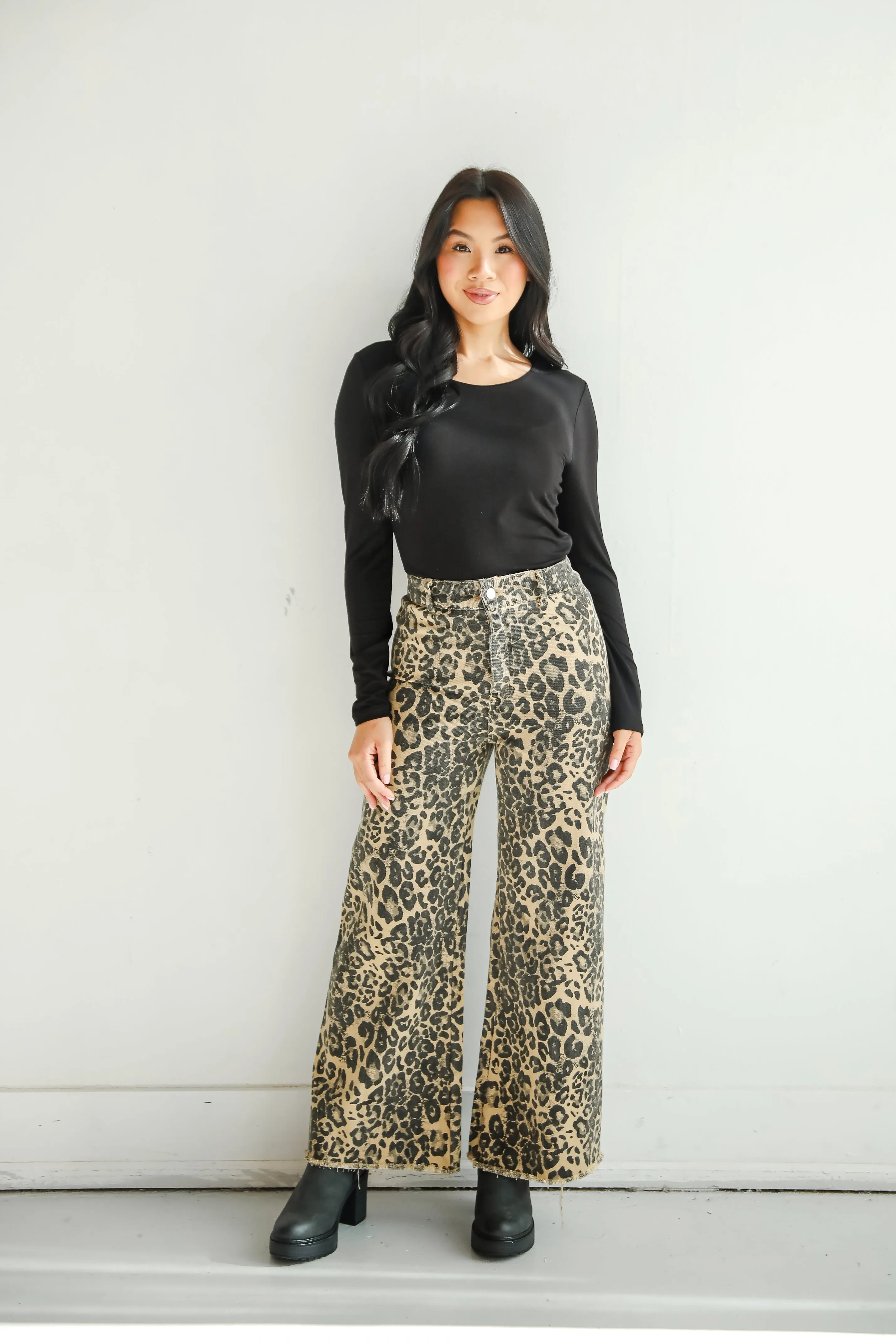 FINAL SALE - Poised Curation Leopard Wide Leg Jeans