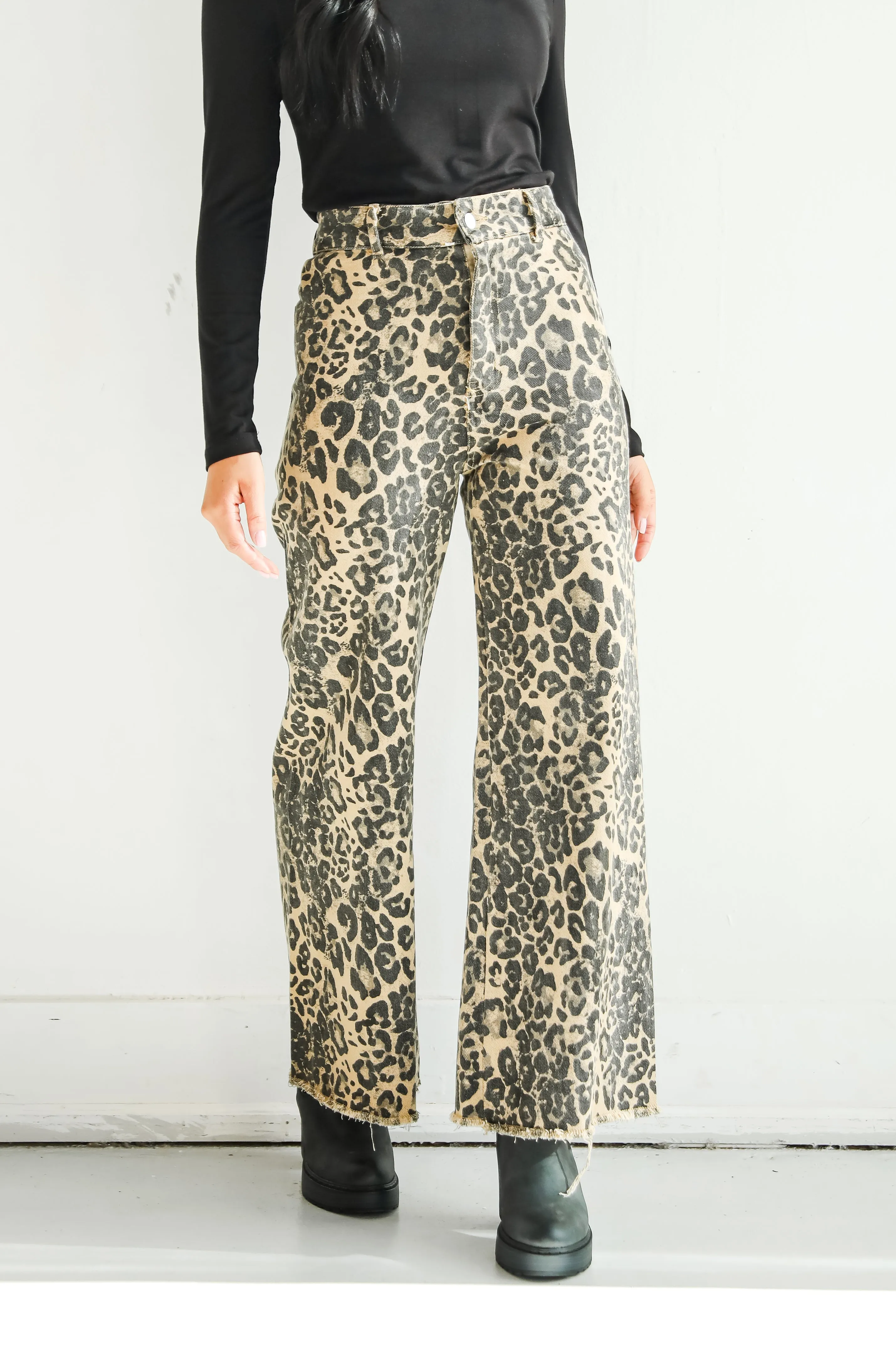 FINAL SALE - Poised Curation Leopard Wide Leg Jeans