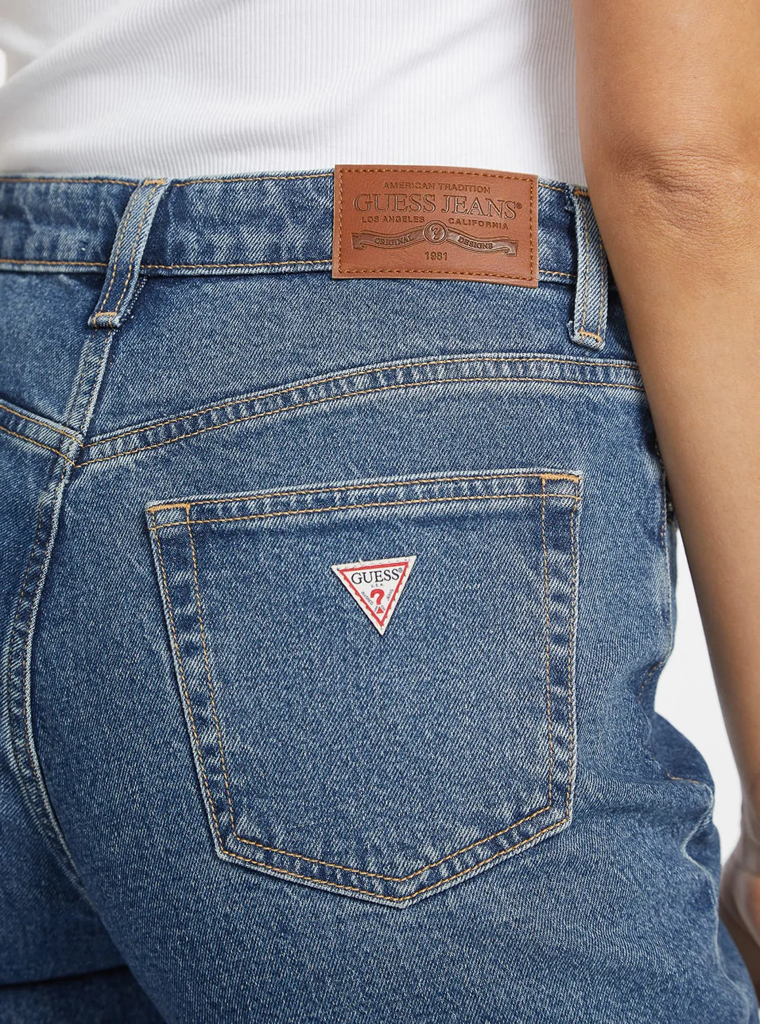 Guess Jeans G06 Mom Jeans