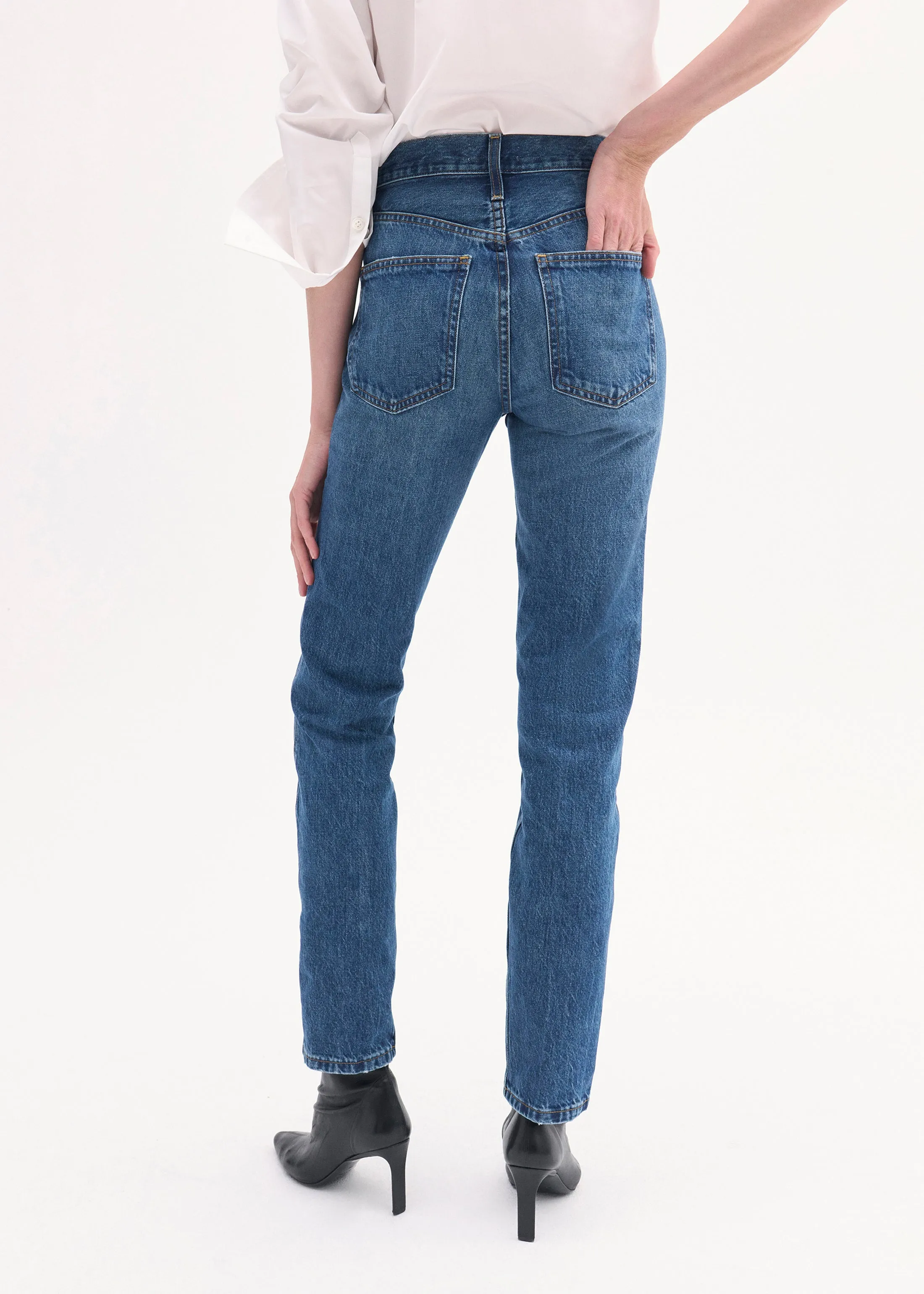 High Rise Jean in Denim - Indigo