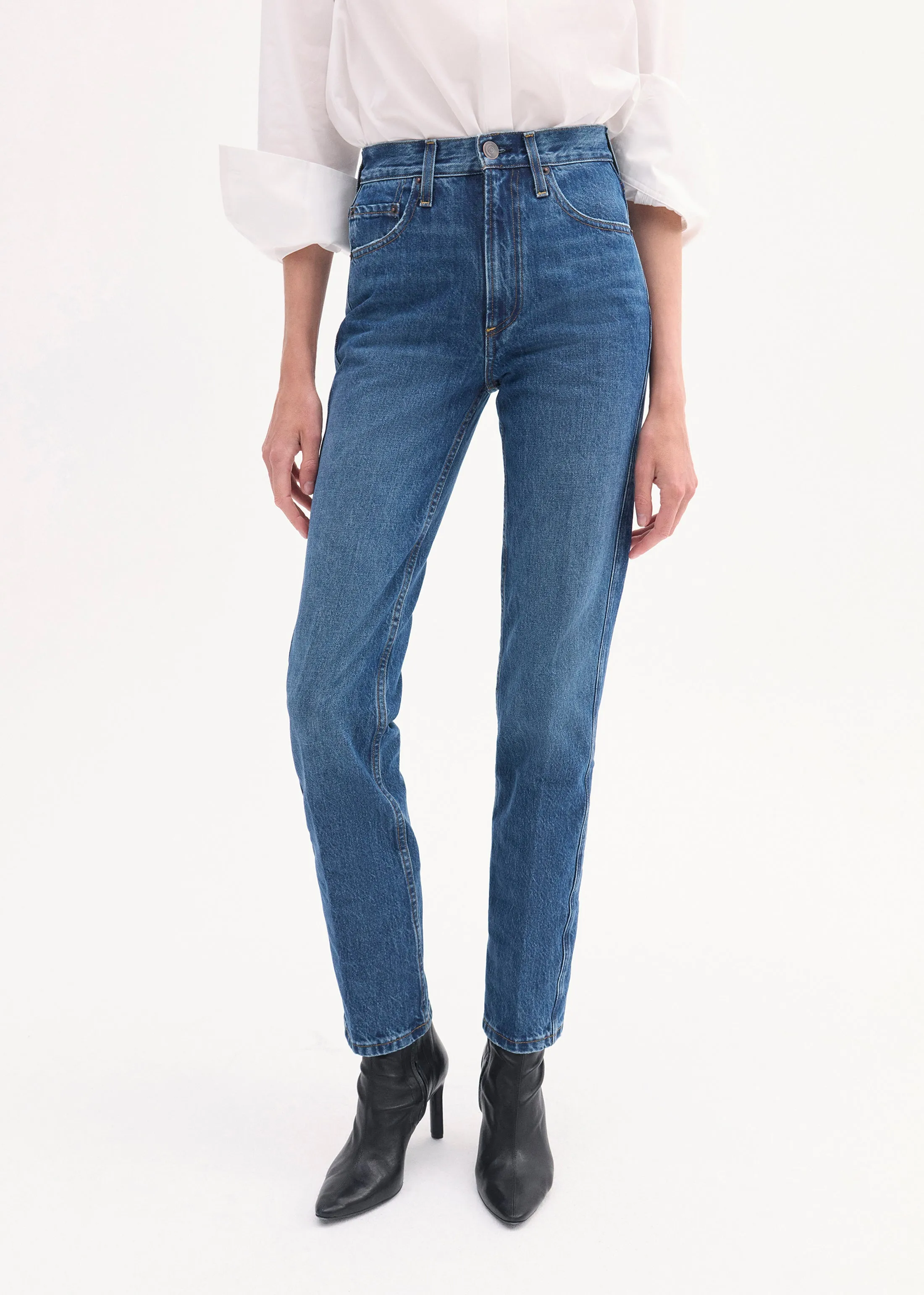 High Rise Jean in Denim - Indigo
