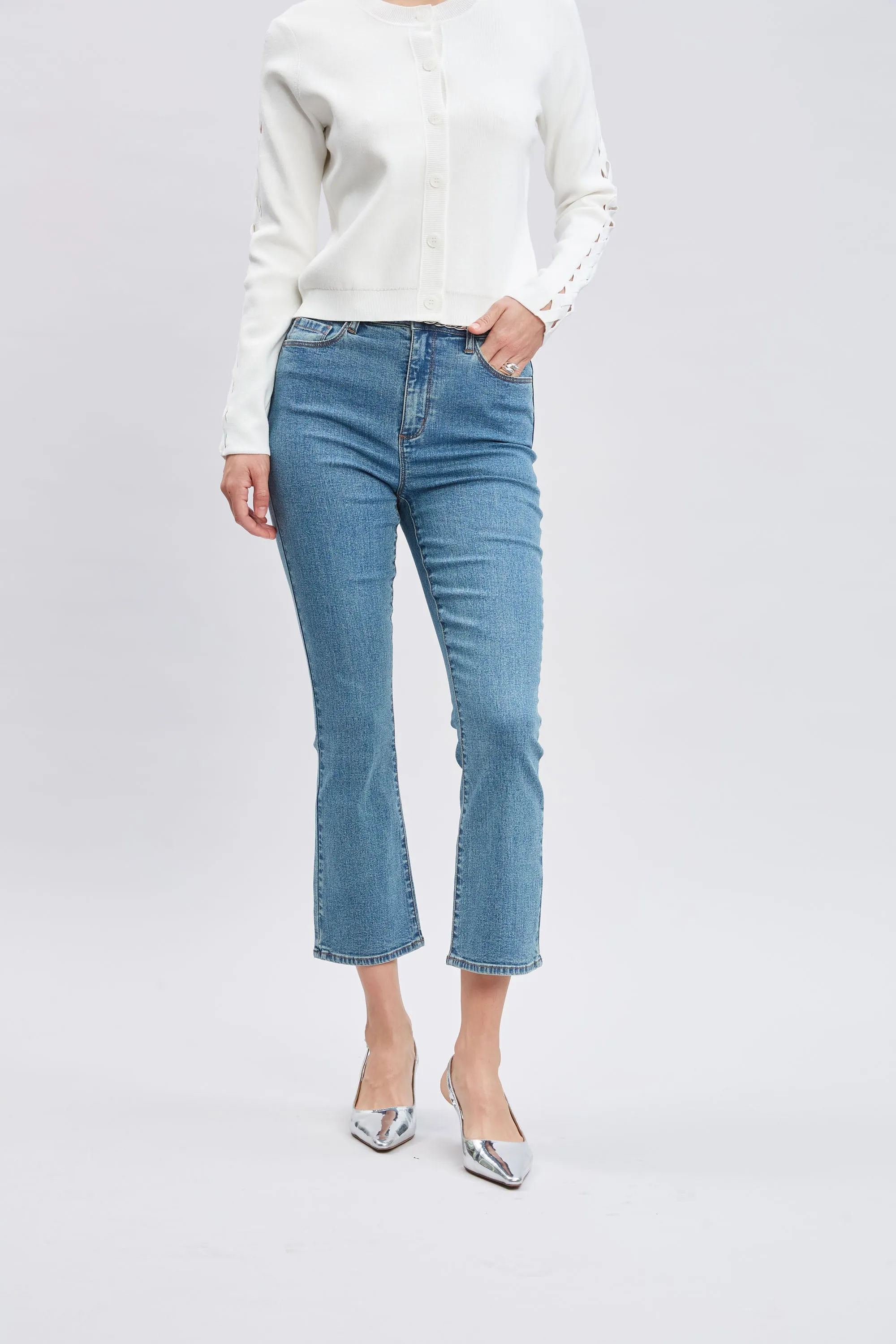 Micro Flare Cropped Jeans