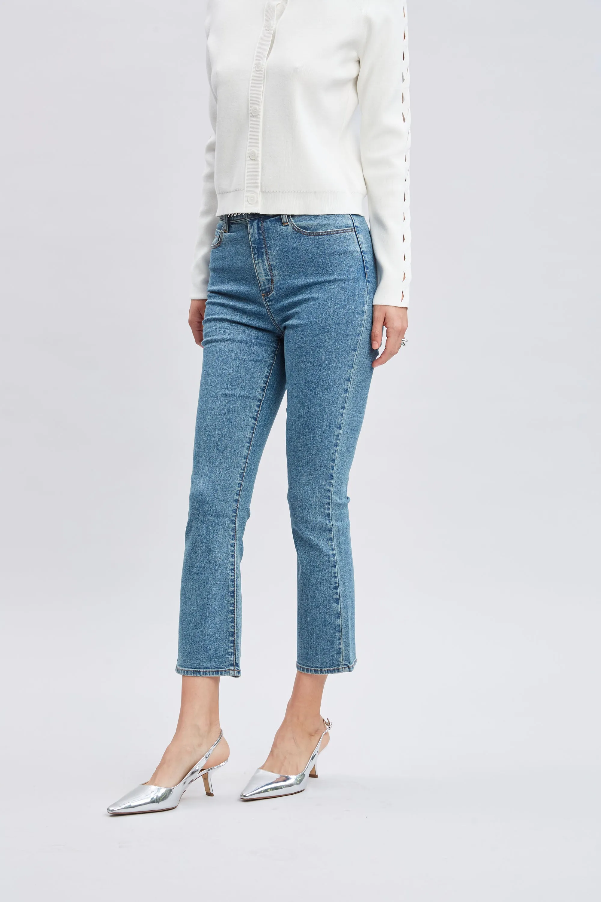 Micro Flare Cropped Jeans