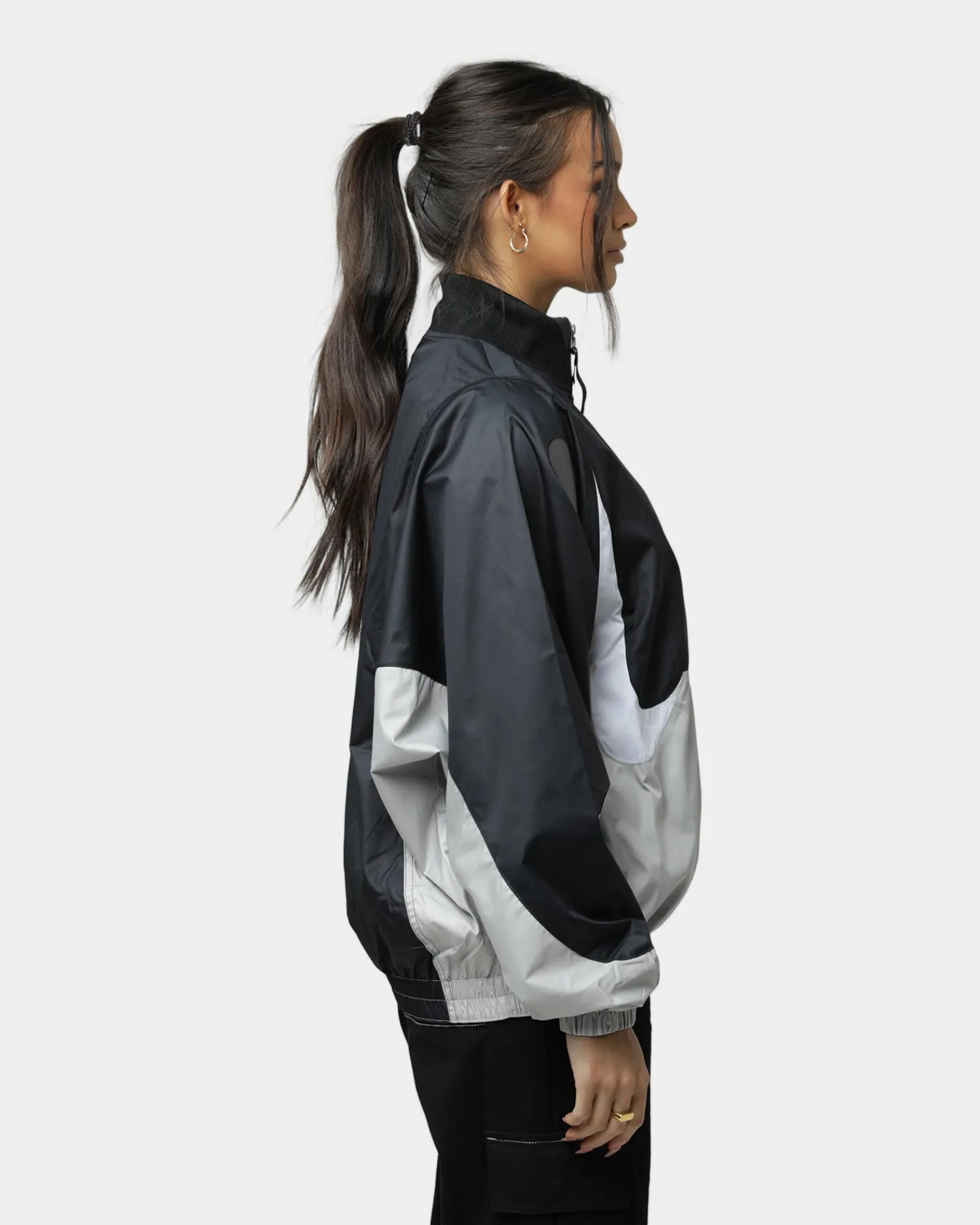 Nike Women's Sportswear Woven Air Max Day Jacket Black/Iron Grey