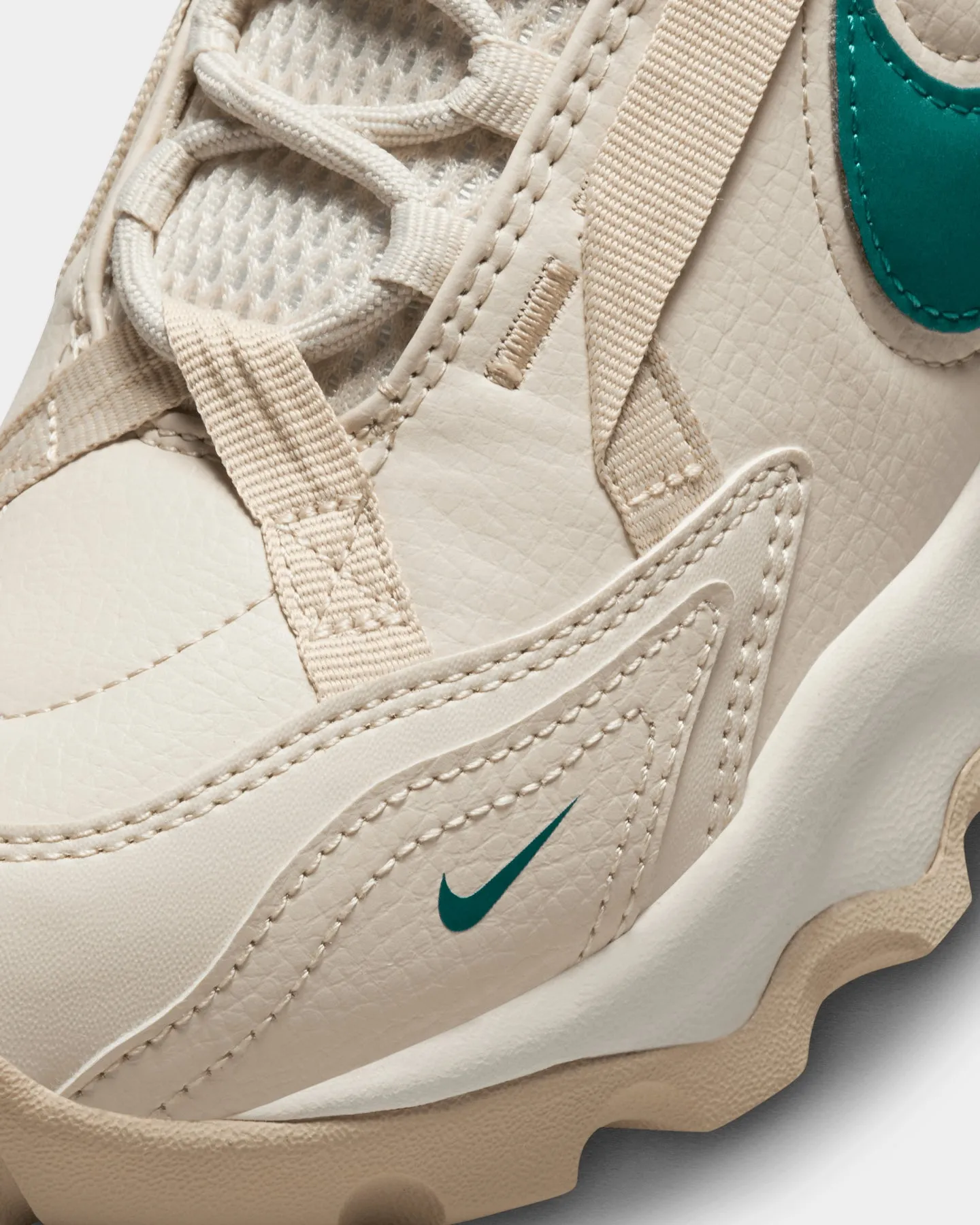 Nike Women's TC 7900 Light Orewood Brown/Geode Teal