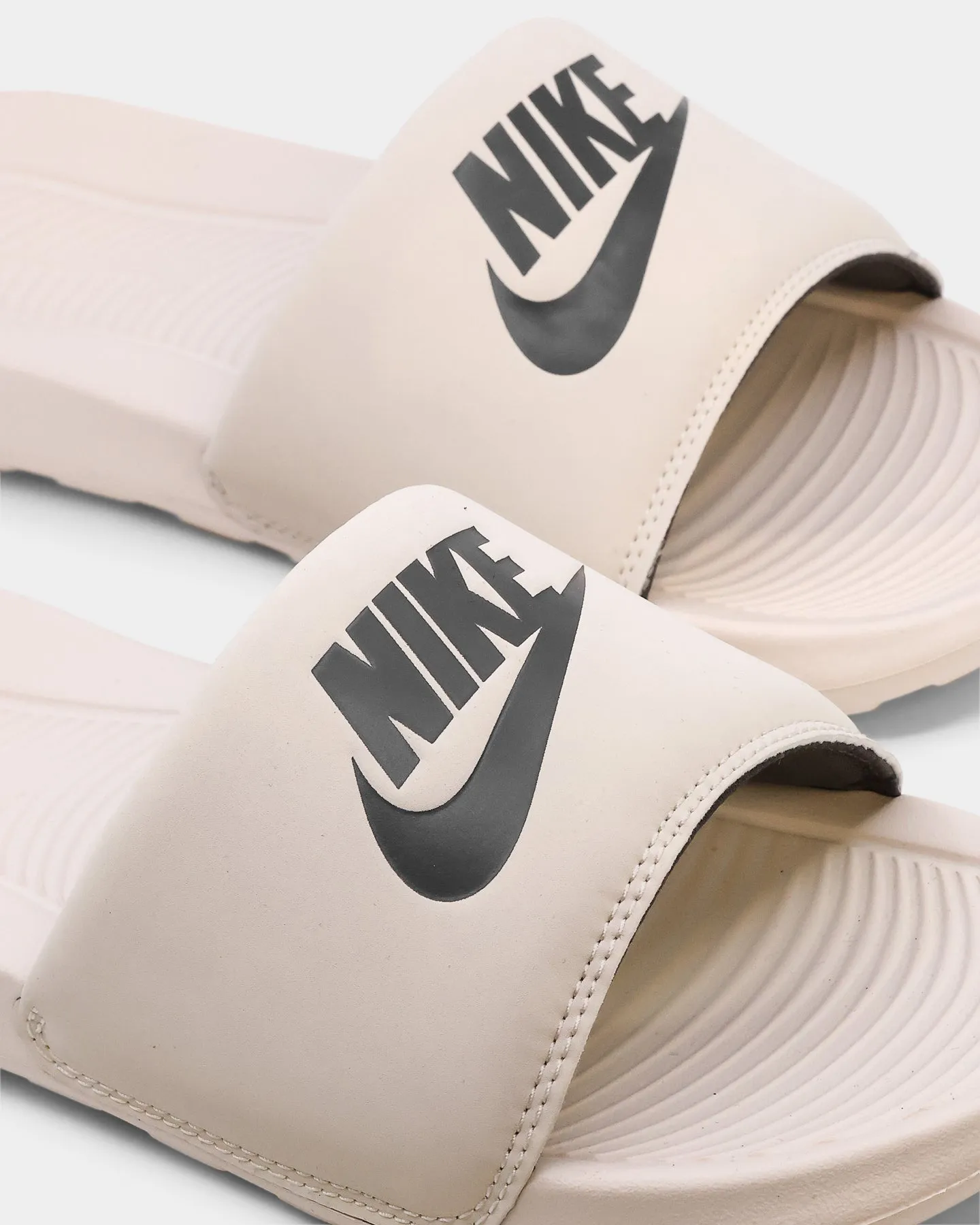 Nike Women's Victori One Slides Pearl White/Medium Ash