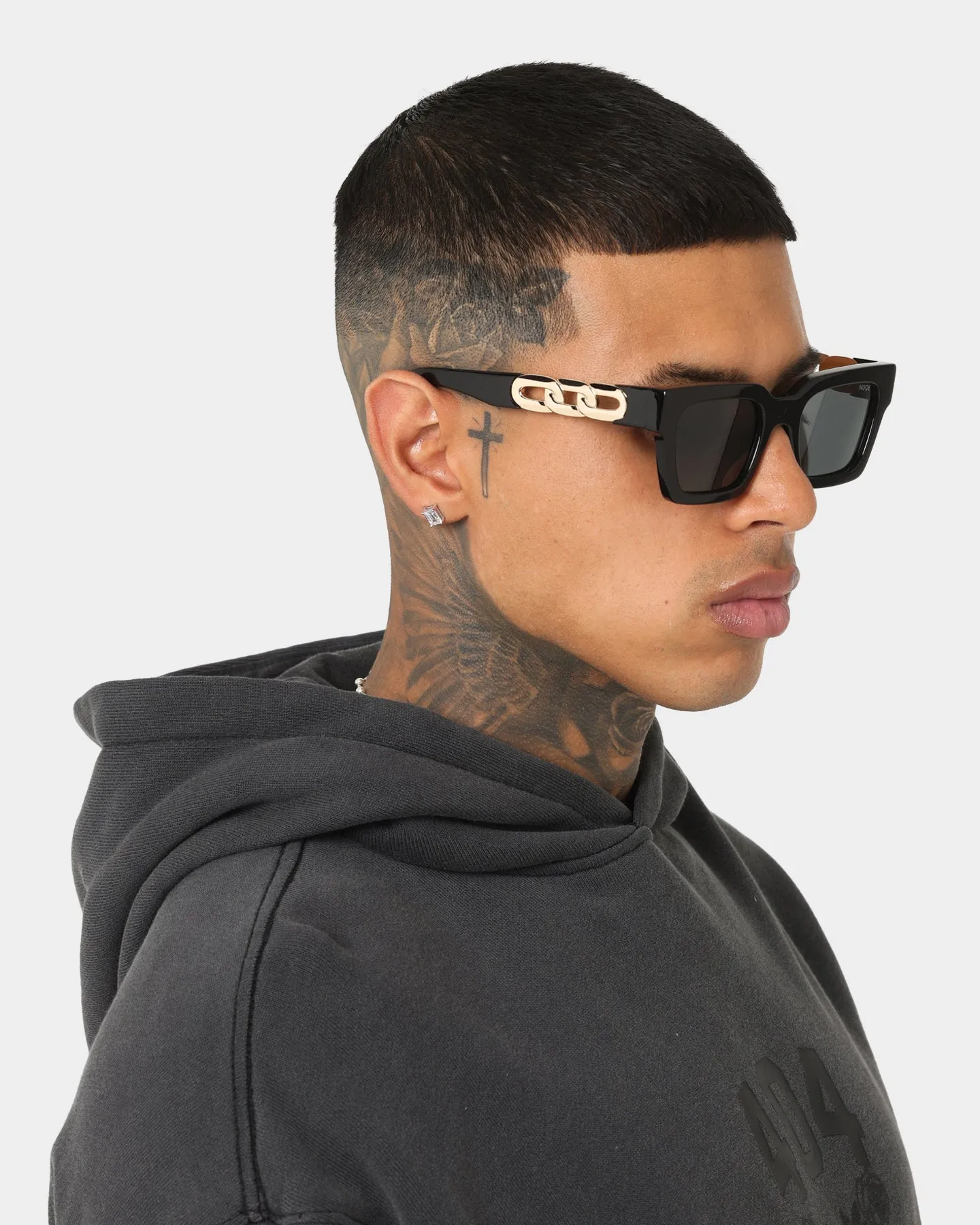 NUQE Captivate Sunglasses Black/Gold