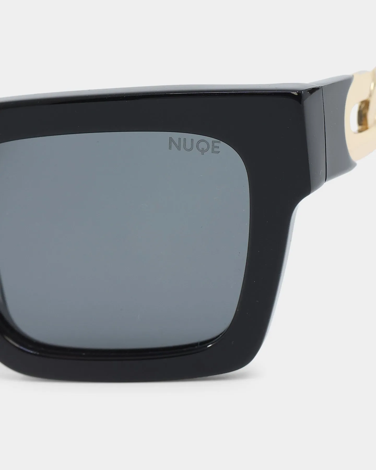 NUQE Captivate Sunglasses Black/Gold