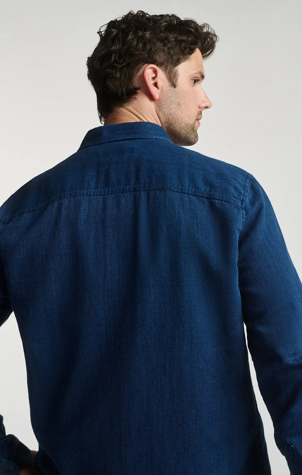 ONE POCKET LONG SLEEVE BUTTON-UP SHIRT IN INDIGO