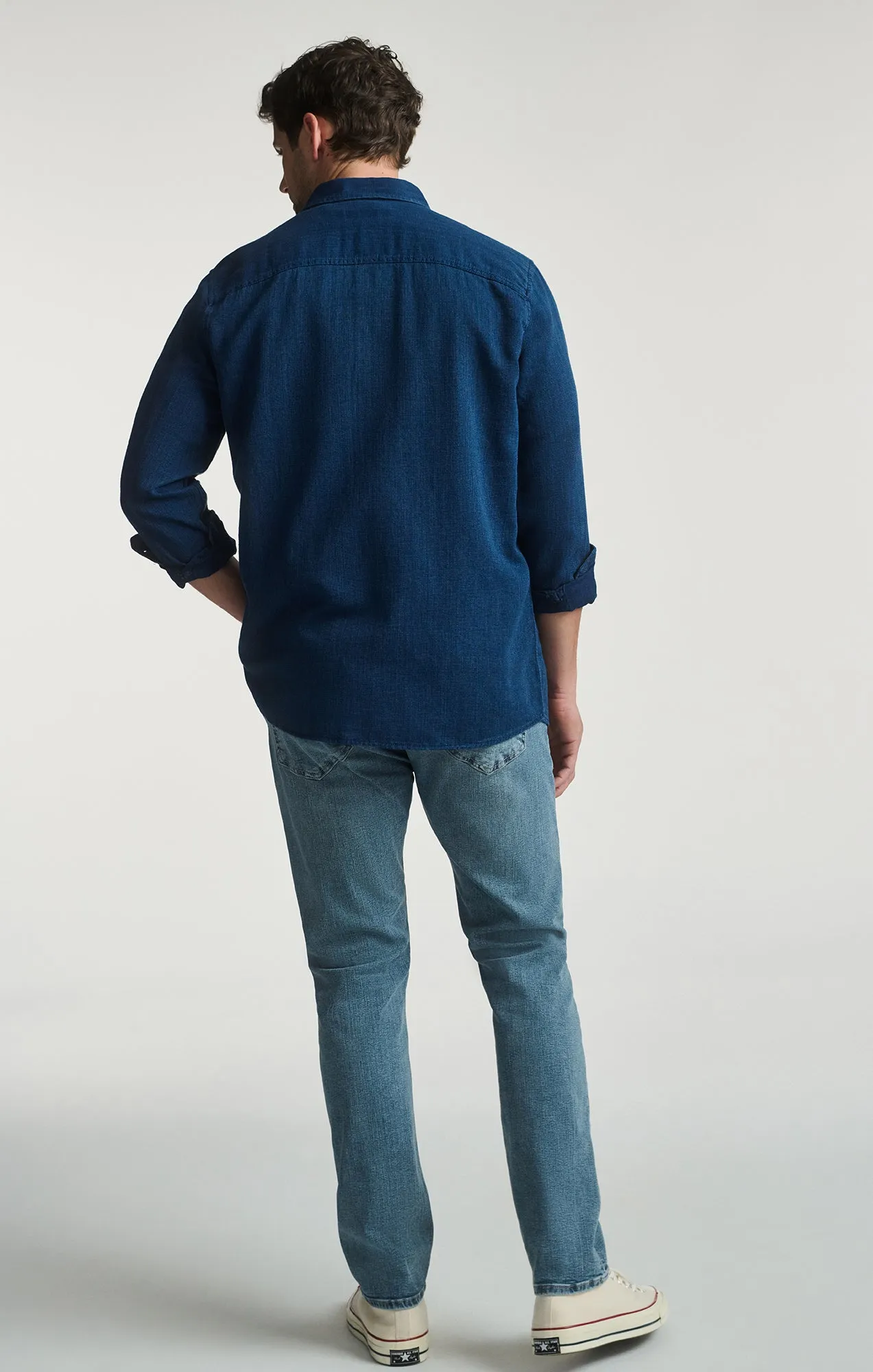 ONE POCKET LONG SLEEVE BUTTON-UP SHIRT IN INDIGO