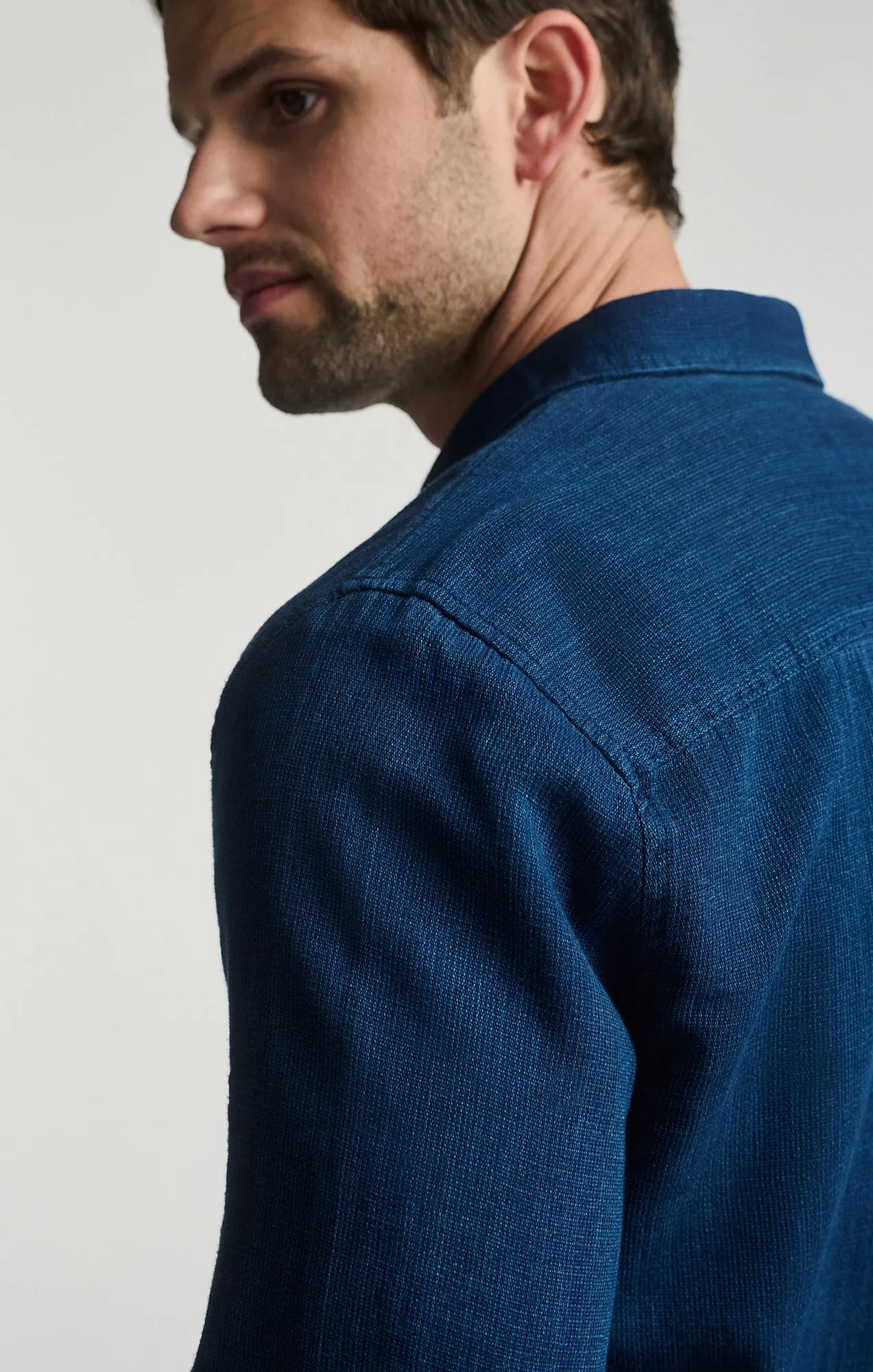 ONE POCKET LONG SLEEVE BUTTON-UP SHIRT IN INDIGO
