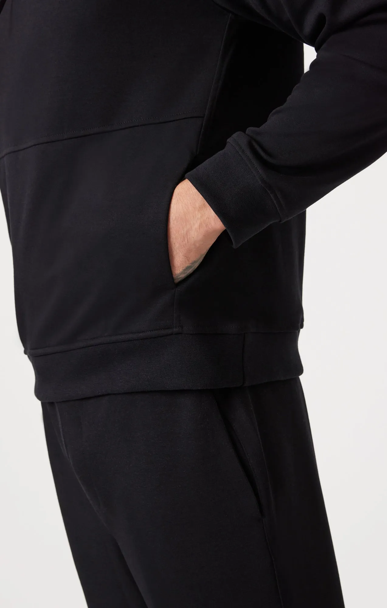 POCKET SWEATSHIRT IN BLACK