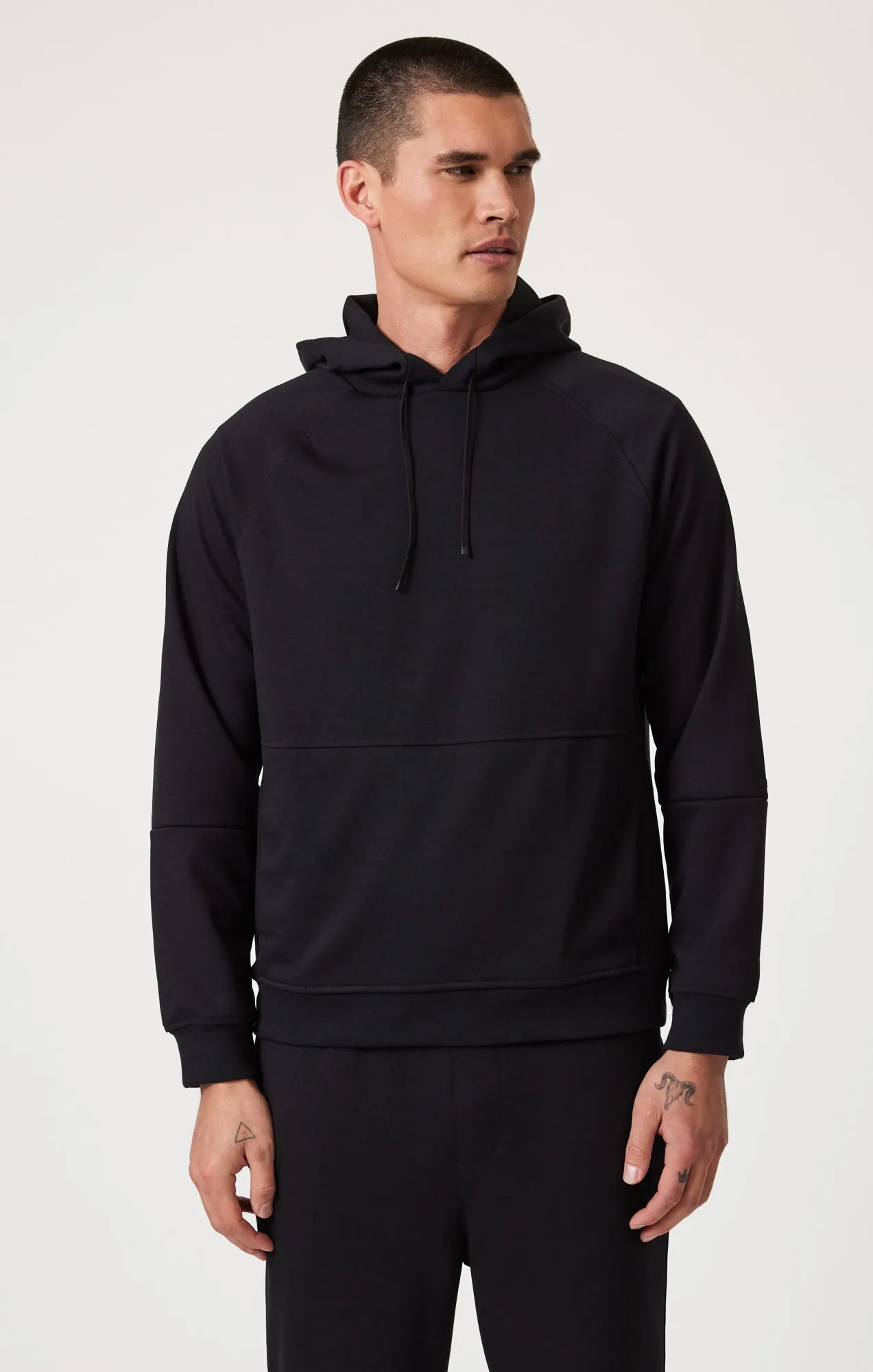 POCKET SWEATSHIRT IN BLACK