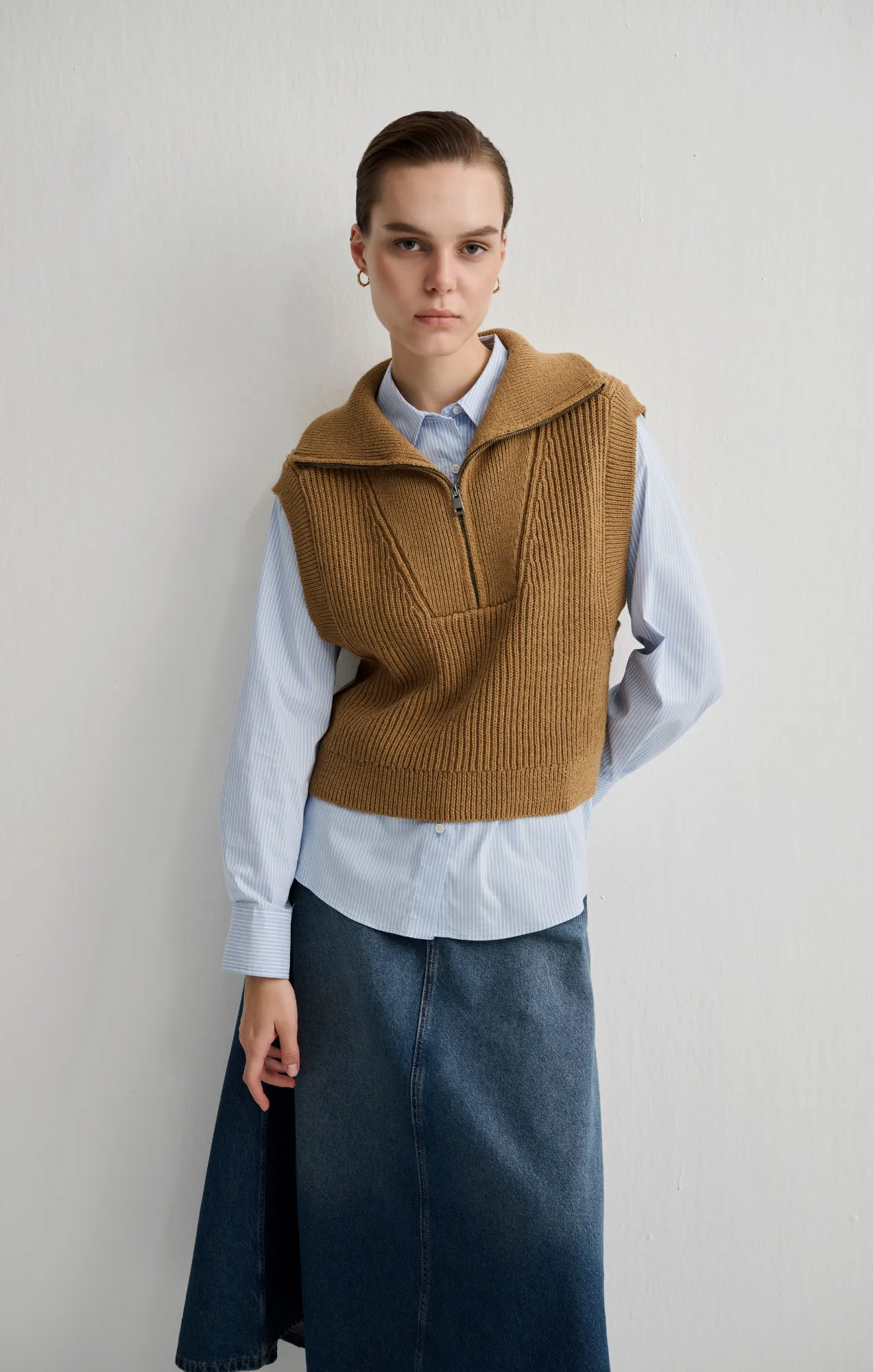 QUARTER ZIP SWEATER VEST IN TIGER'S EYE