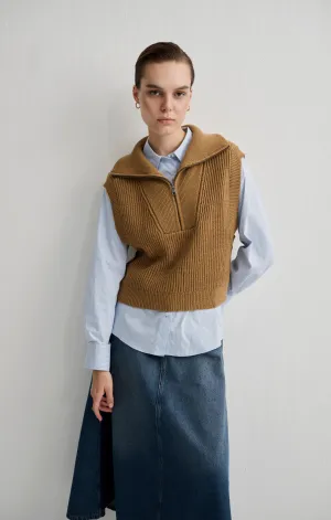 QUARTER ZIP SWEATER VEST IN TIGER'S EYE