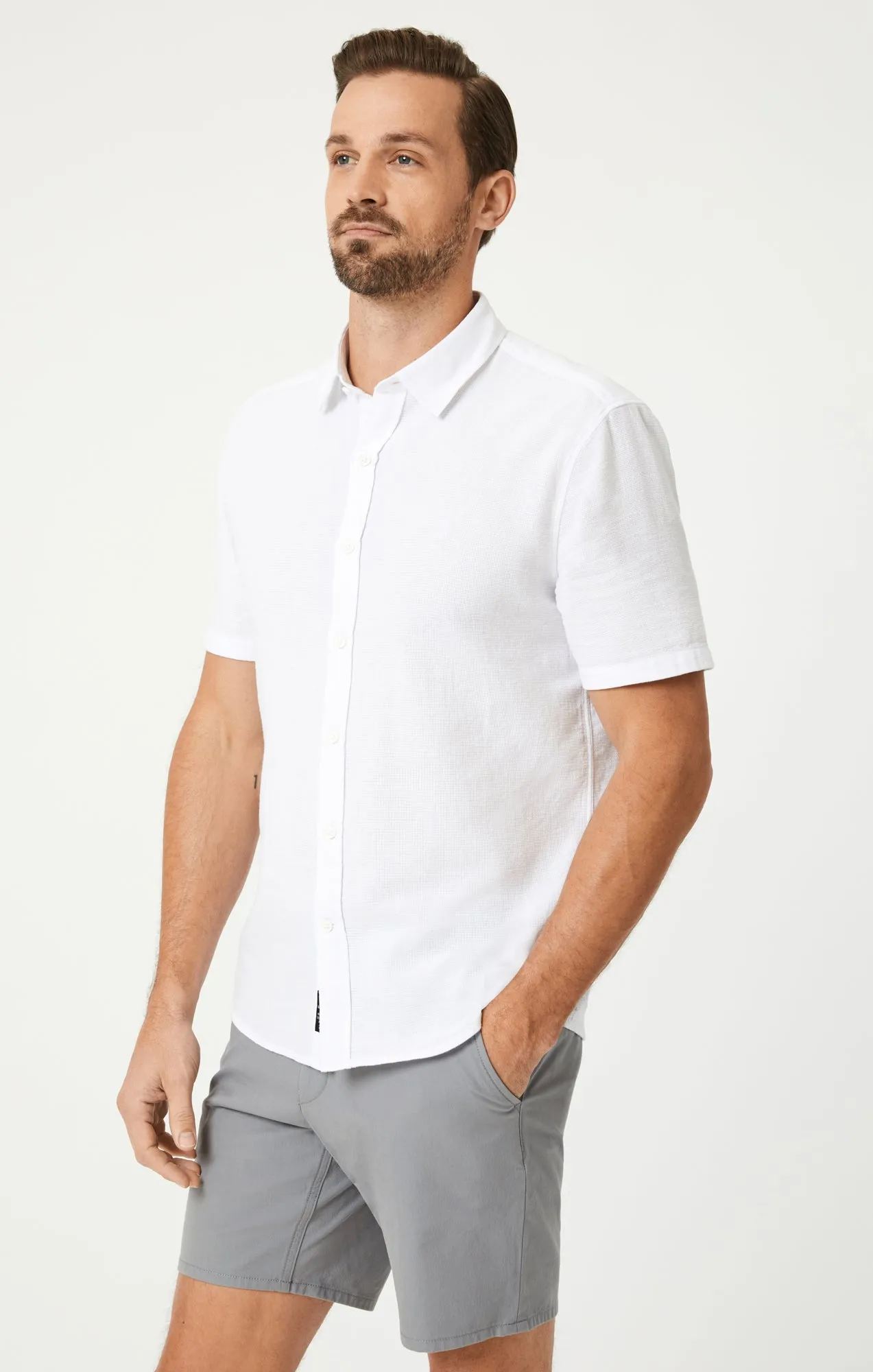 SHORT SLEEVE BUTTON-UP SHIRT IN WHITE