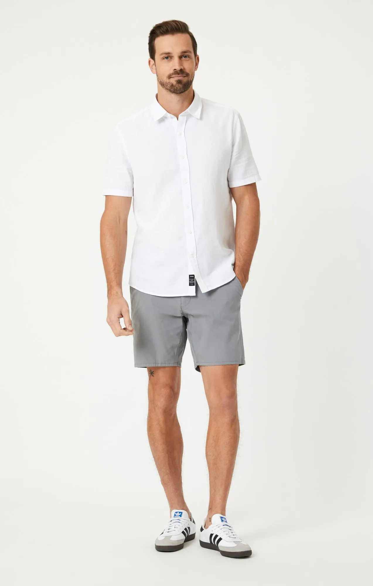 SHORT SLEEVE BUTTON-UP SHIRT IN WHITE