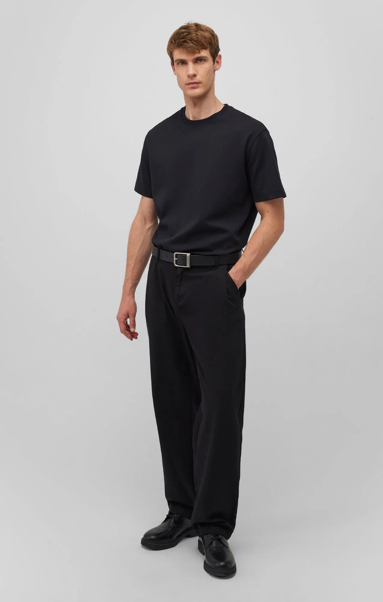 SHORT SLEEVE CREW NECK T-SHIRT IN BLACK
