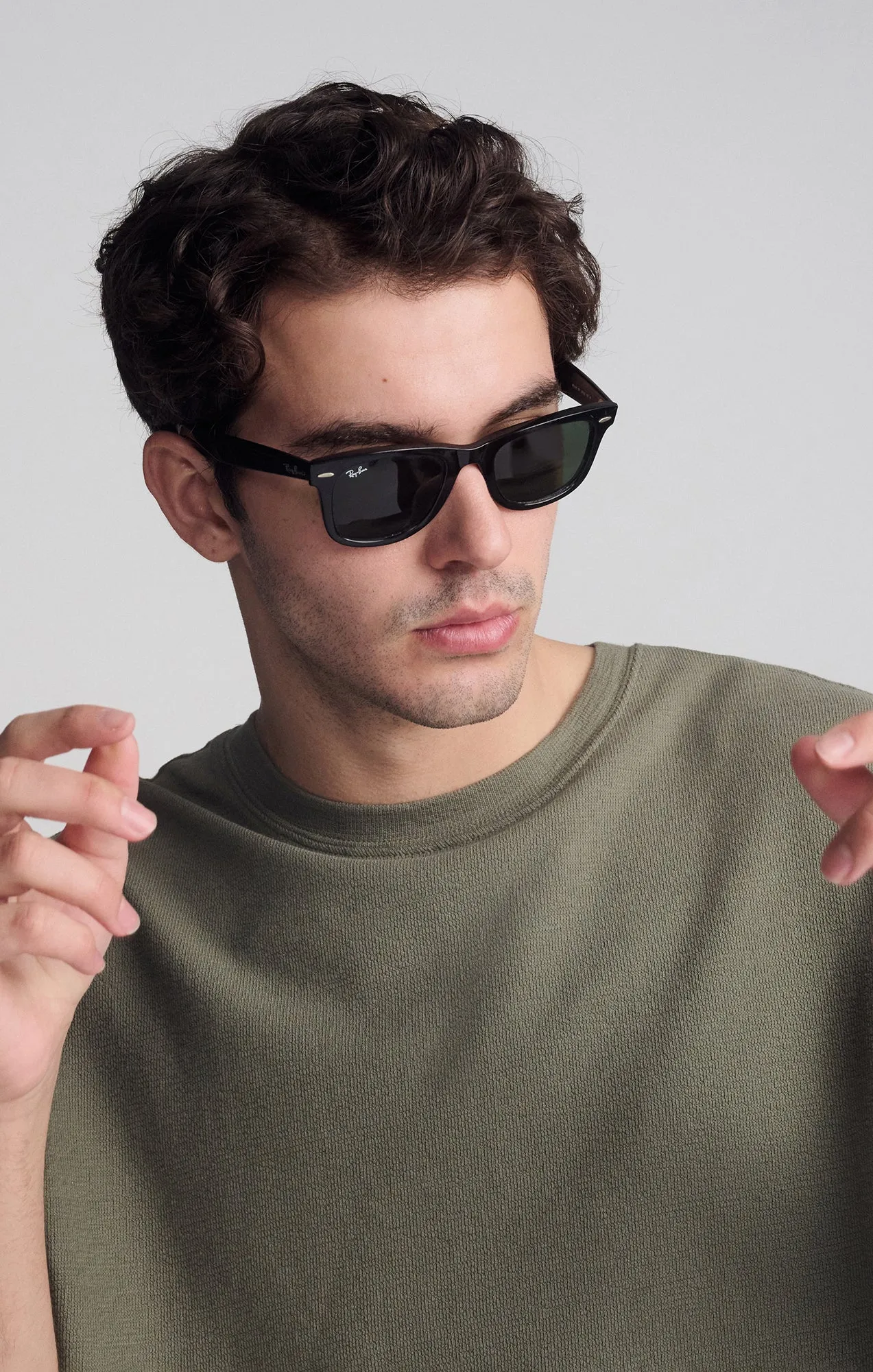 SHORT SLEEVE CREW NECK T-SHIRT IN DUSTY OLIVE