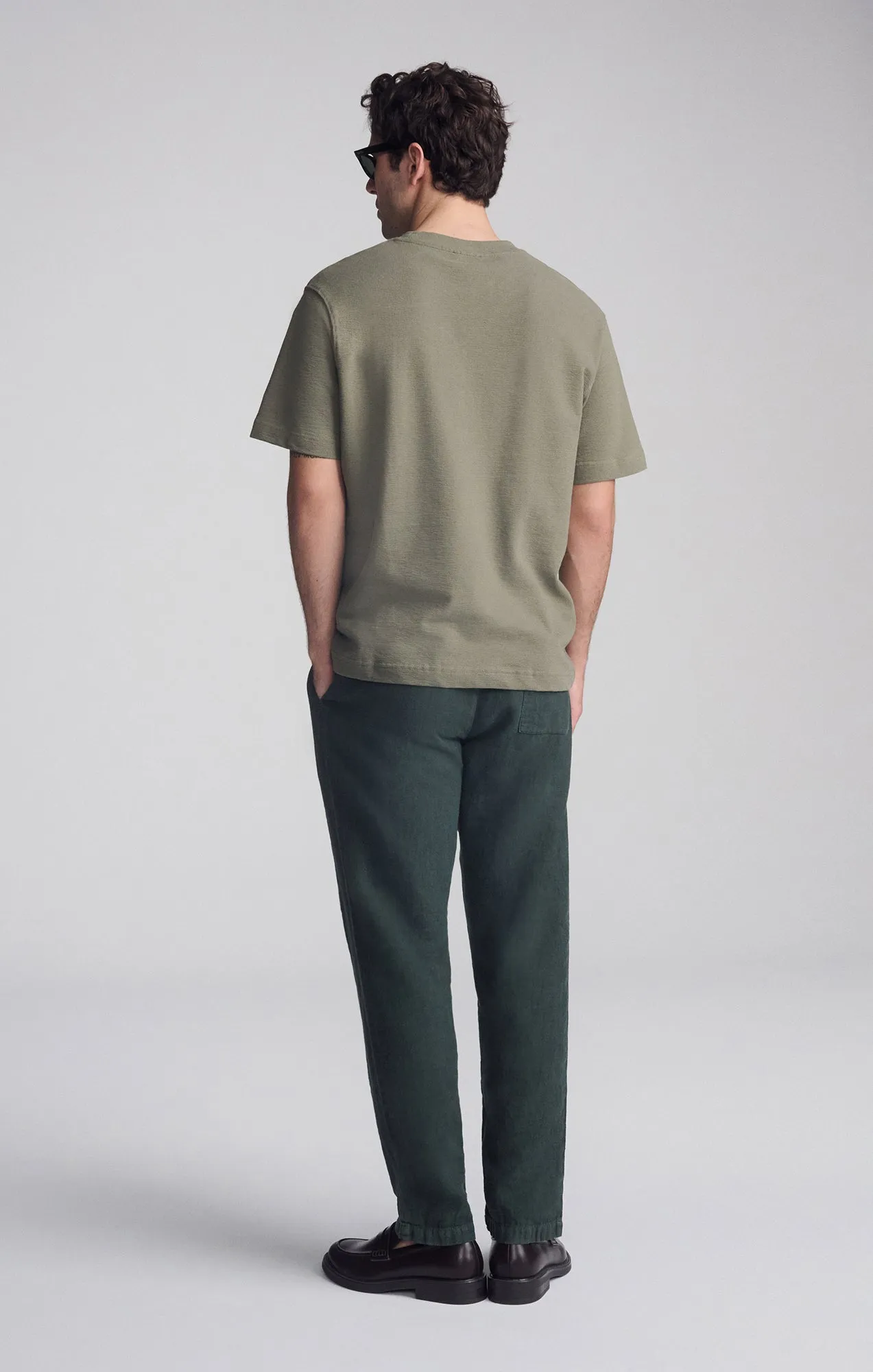 SHORT SLEEVE CREW NECK T-SHIRT IN DUSTY OLIVE