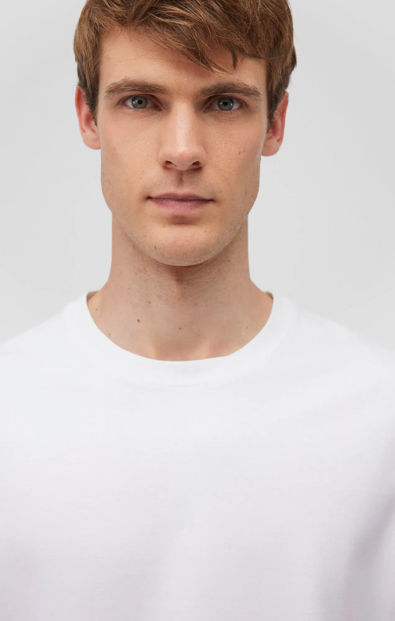 SHORT SLEEVE CREW NECK T-SHIRT IN WHITE