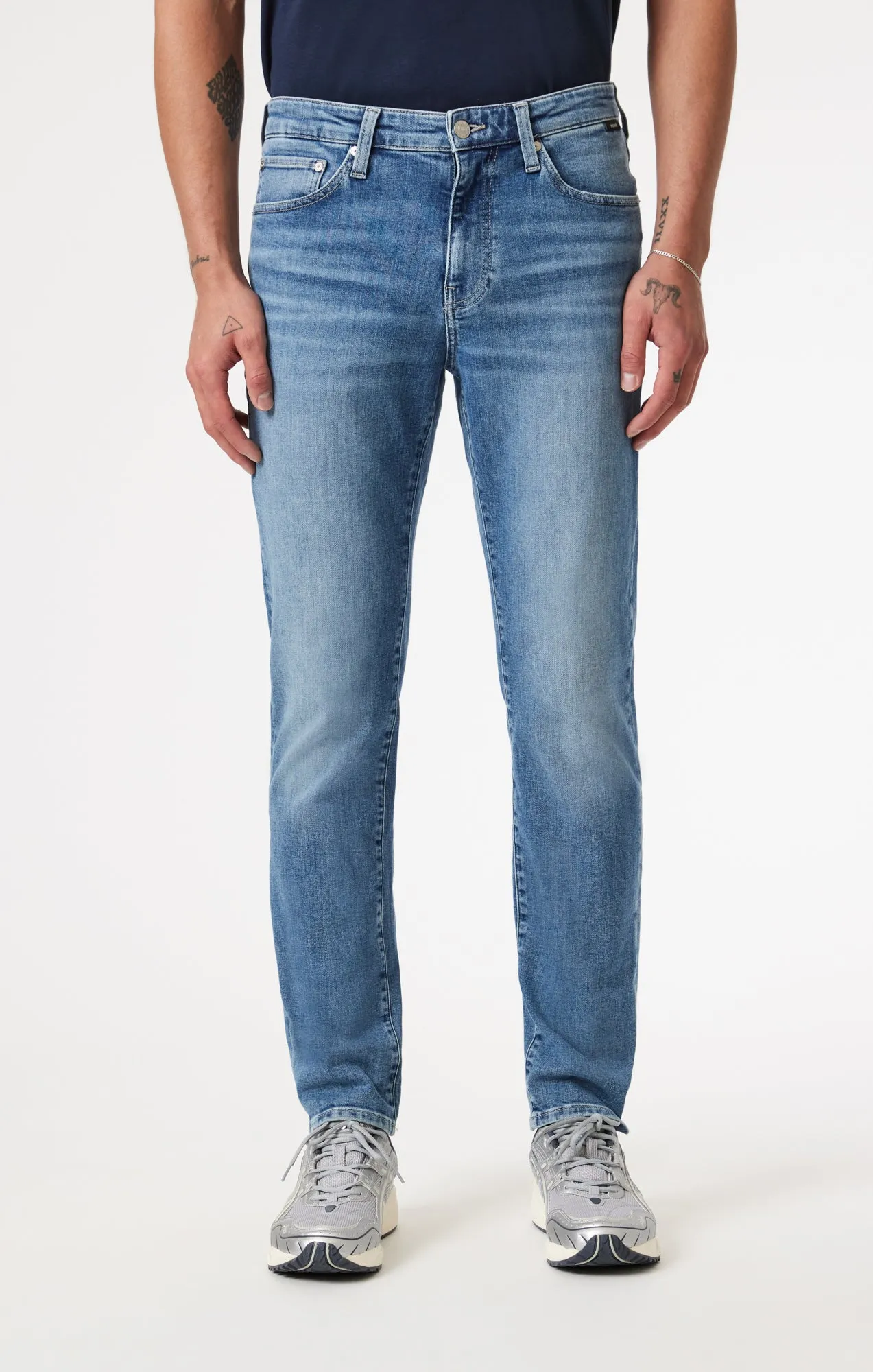 STEVE ATHLETIC FIT IN MID BRUSHED CLASSIC BLUE