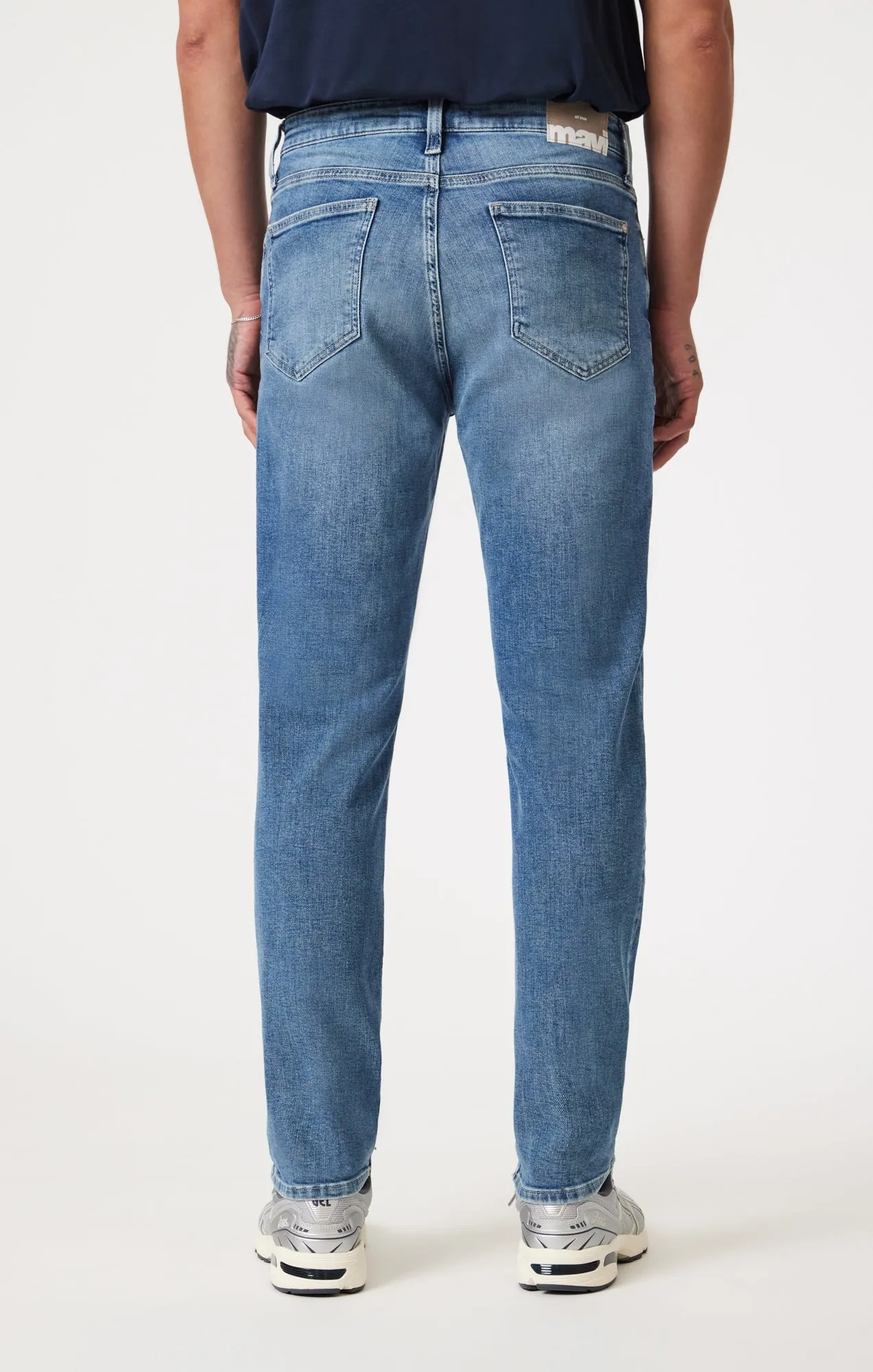 STEVE ATHLETIC FIT IN MID BRUSHED CLASSIC BLUE