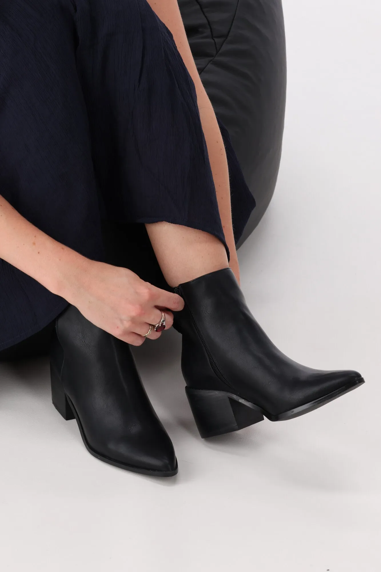 Verali Fiona Ankle Boot Black
