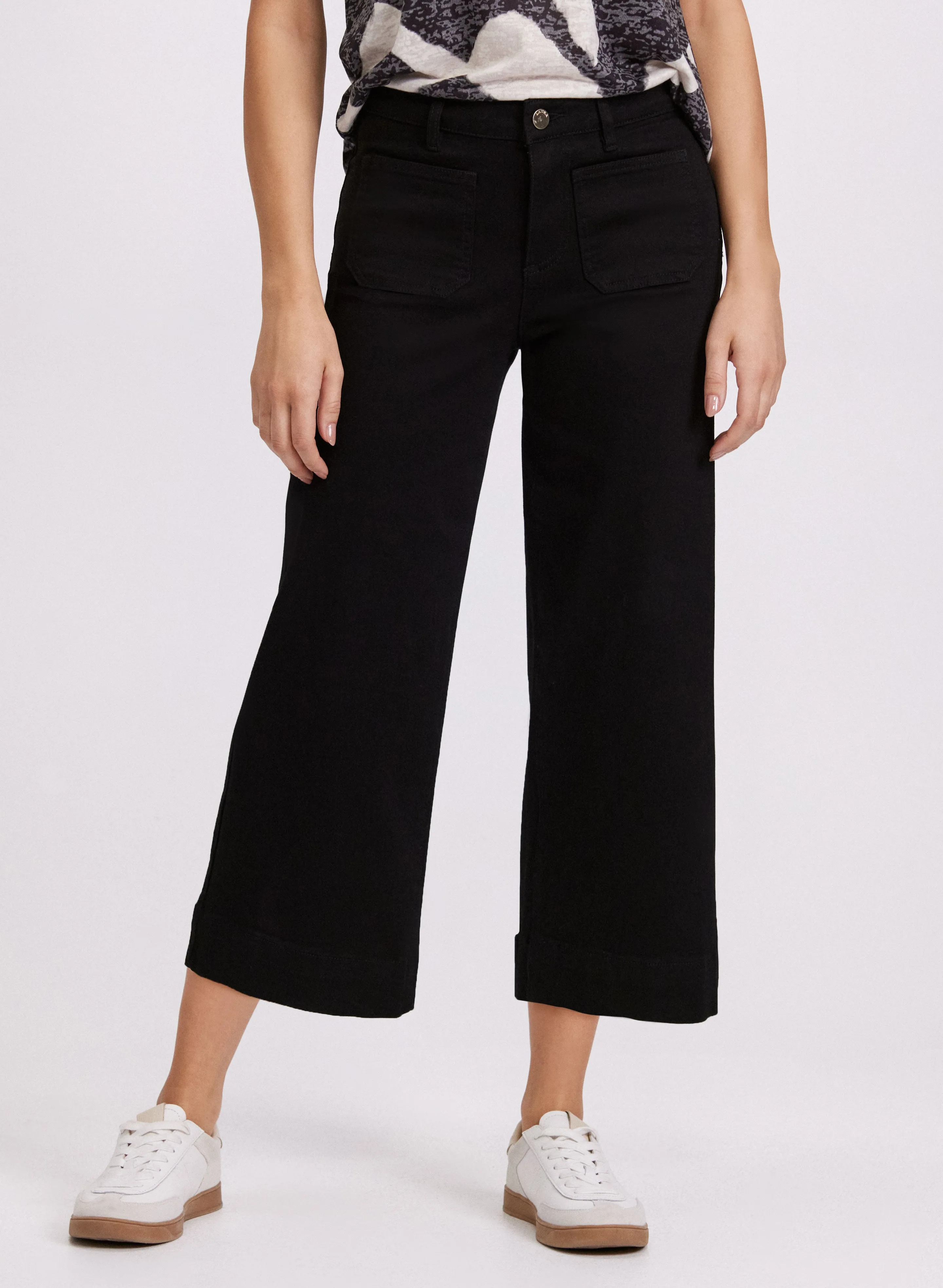 Wide-Leg Cropped Jeans
