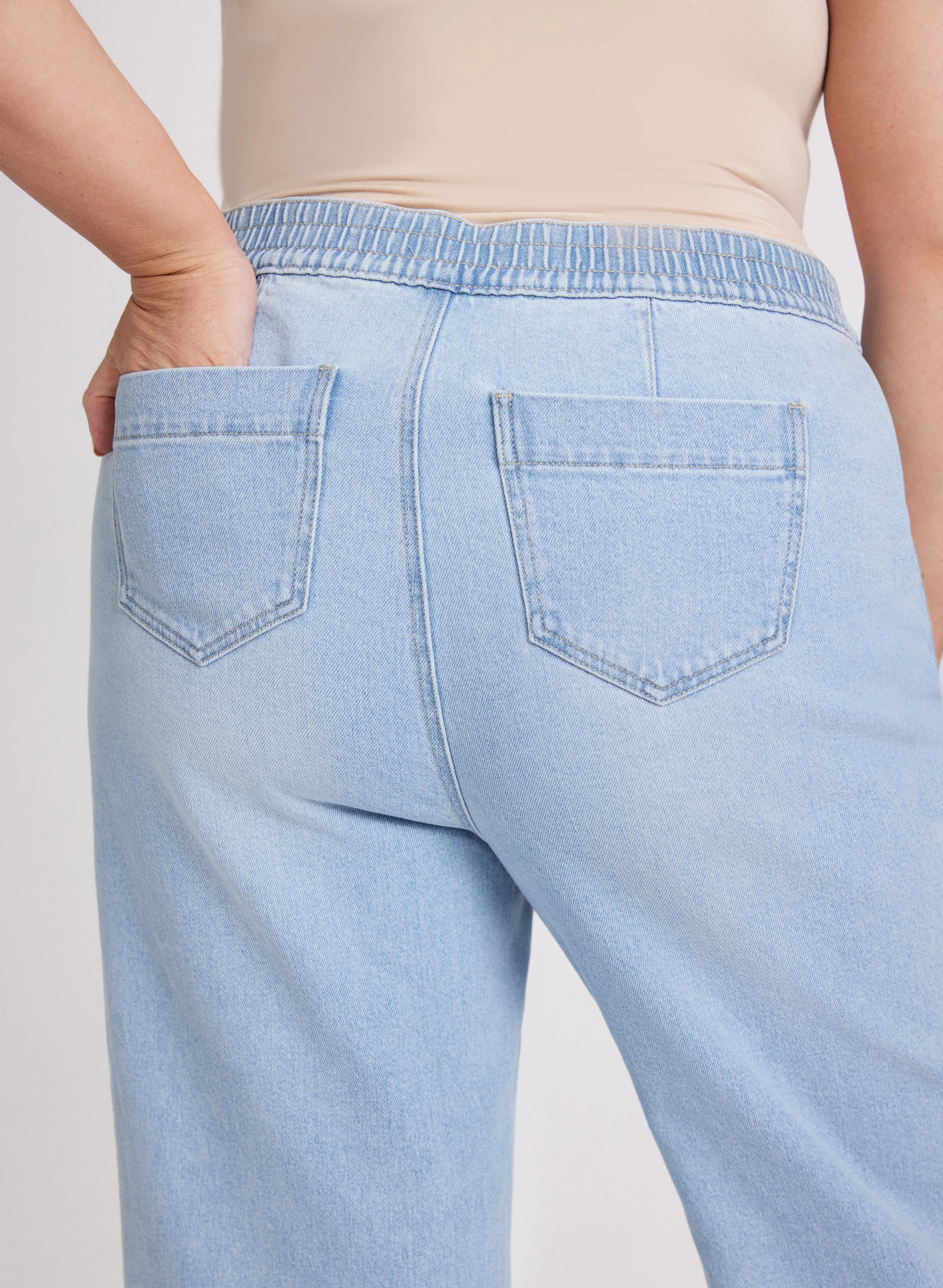 Wide-Leg Jeans