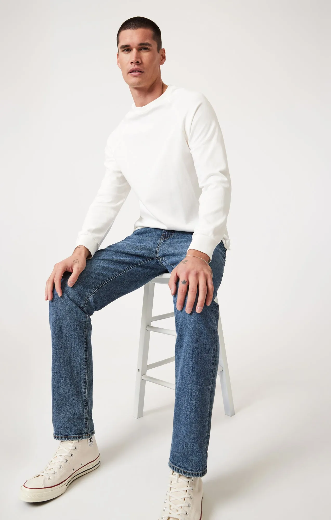 ZACH STRAIGHT LEG IN DARK BRUSHED CLASSIC BLUE